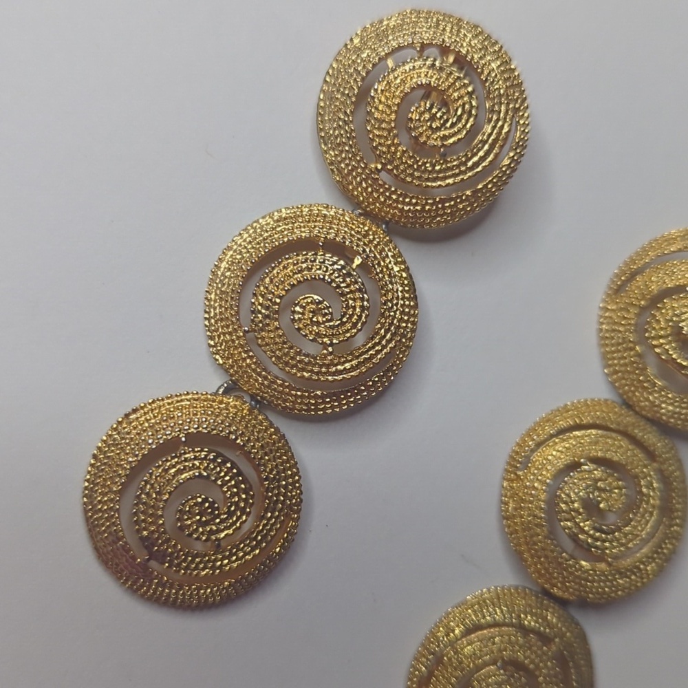 Vintage Elegant Gold Spiral Earrings - Picture 2 of 5